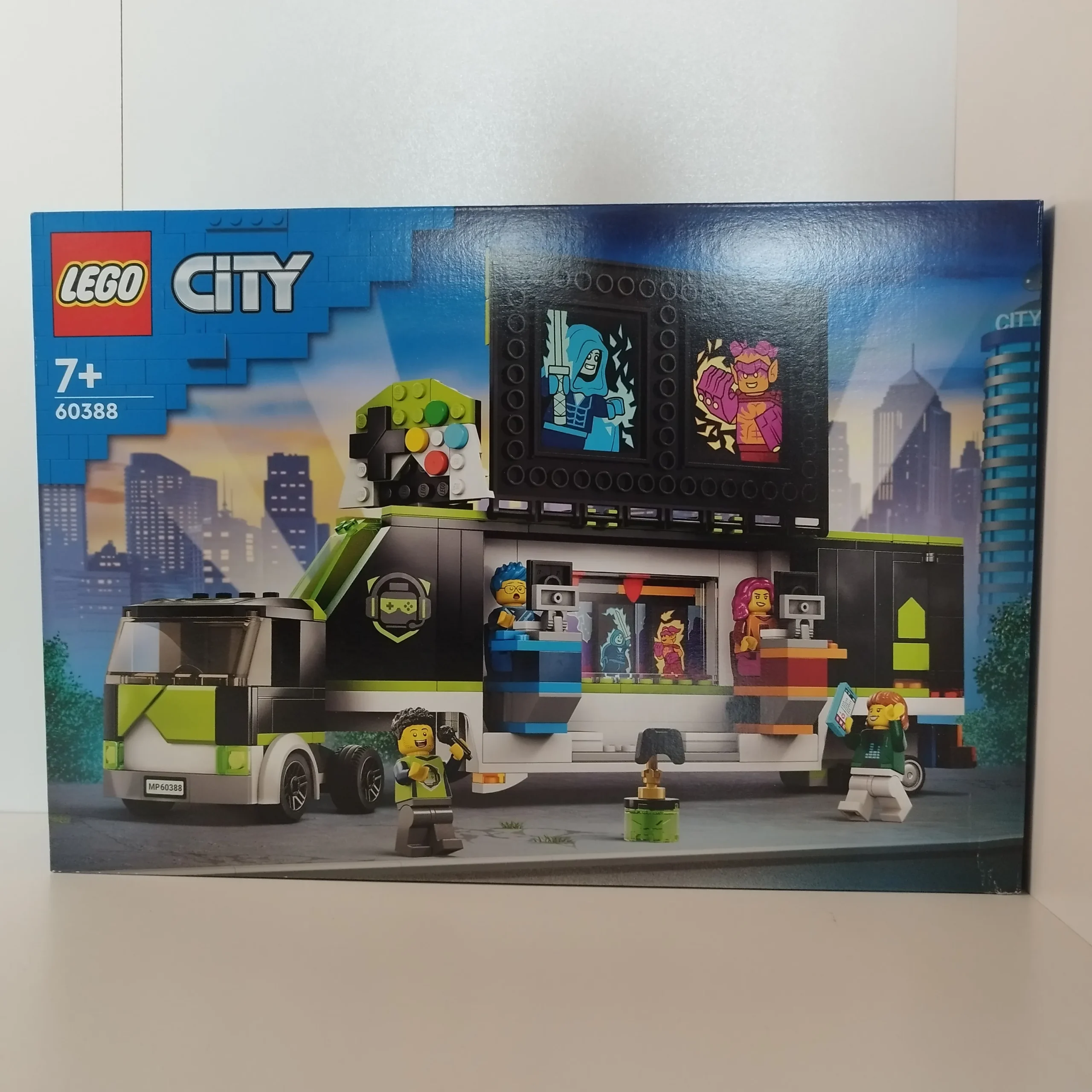 LEGO City Gaming-turneringslastbil 60388 forside